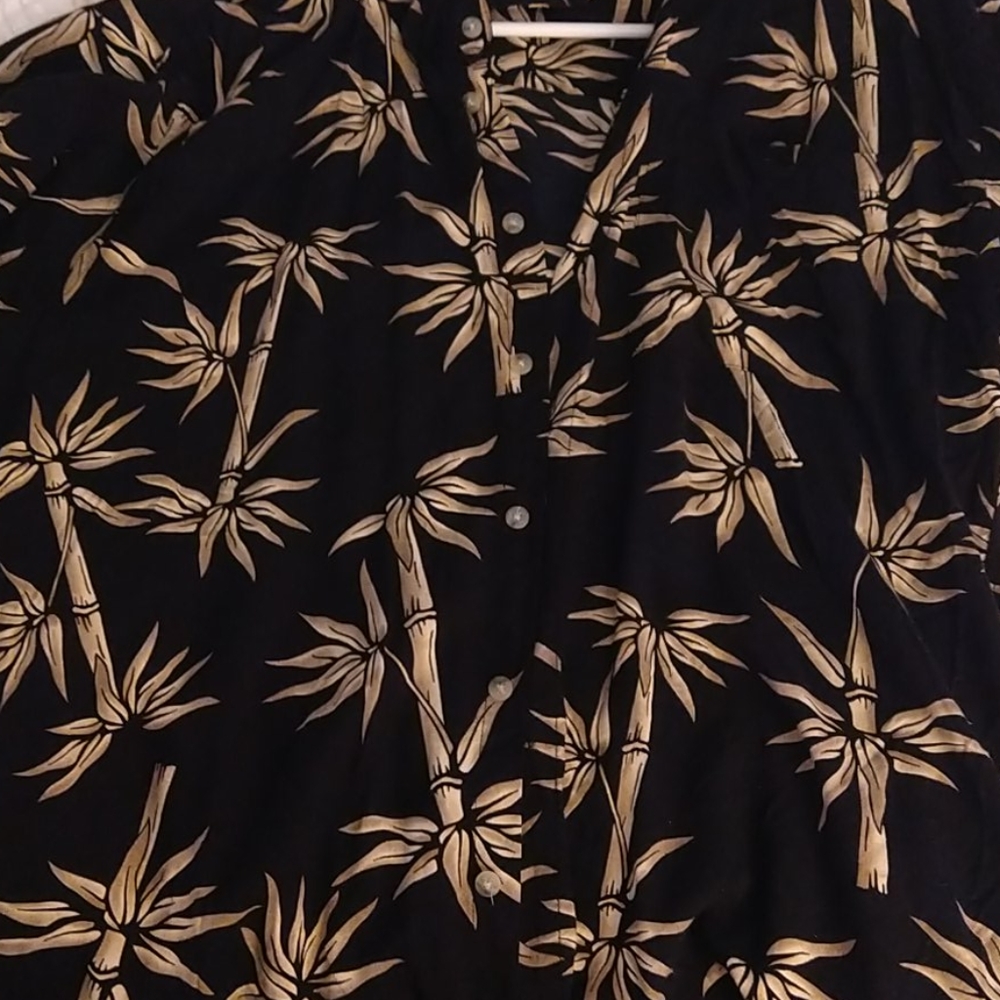 Short-sleeved shirt
